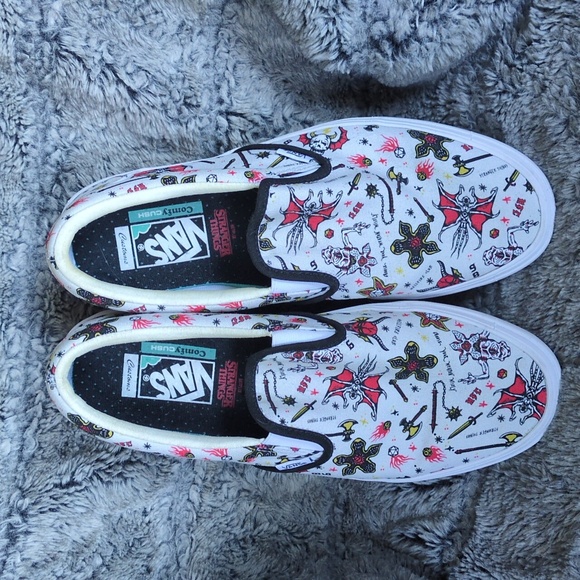 Vans x Stranger Things Hellfire Club Slip-on Sneakers sz 10.5 Men's/12 Women's - Picture 2 of 5